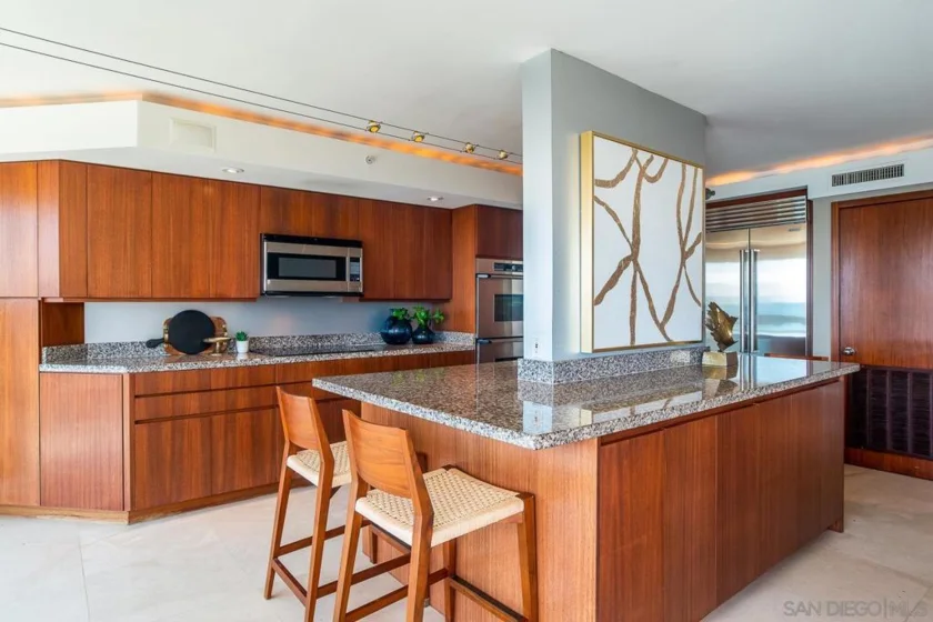 1710 Avenida Del Mundo #PH02 photo 16