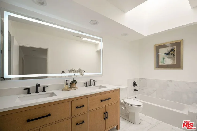 1617 S Beverly Glen Boulevard #404 photo 17