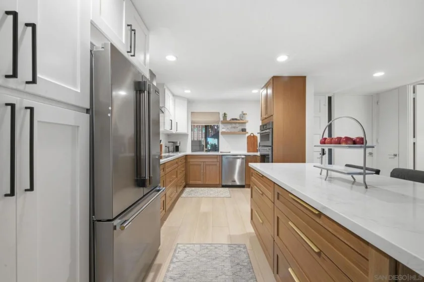 2928 Lawrence photo 9