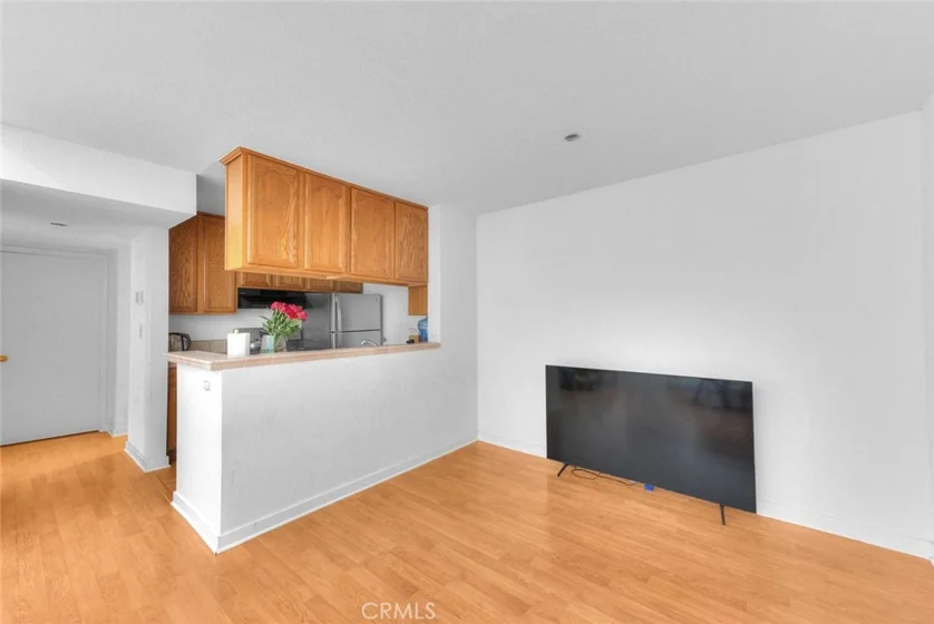 5700 Etiwanda #212 photo 3