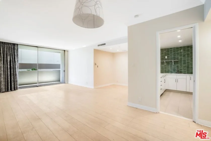 10433 Wilshire Boulevard #405 photo 11