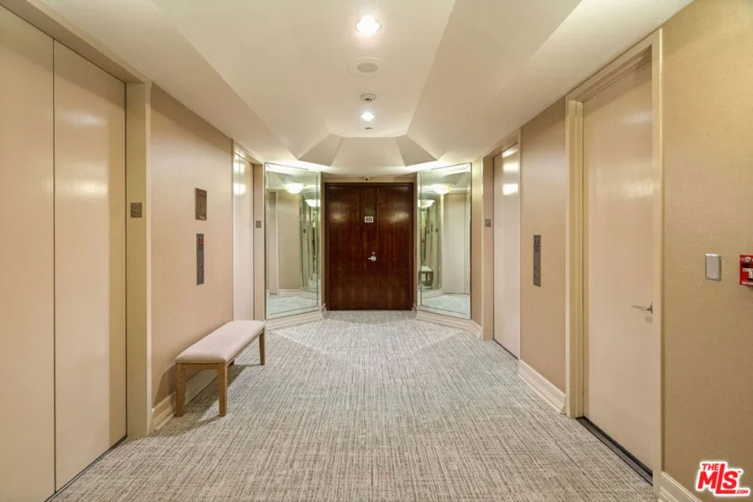 10551 Wilshire Boulevard #403 photo 22