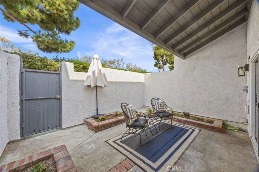 18741 Applewood photo 22