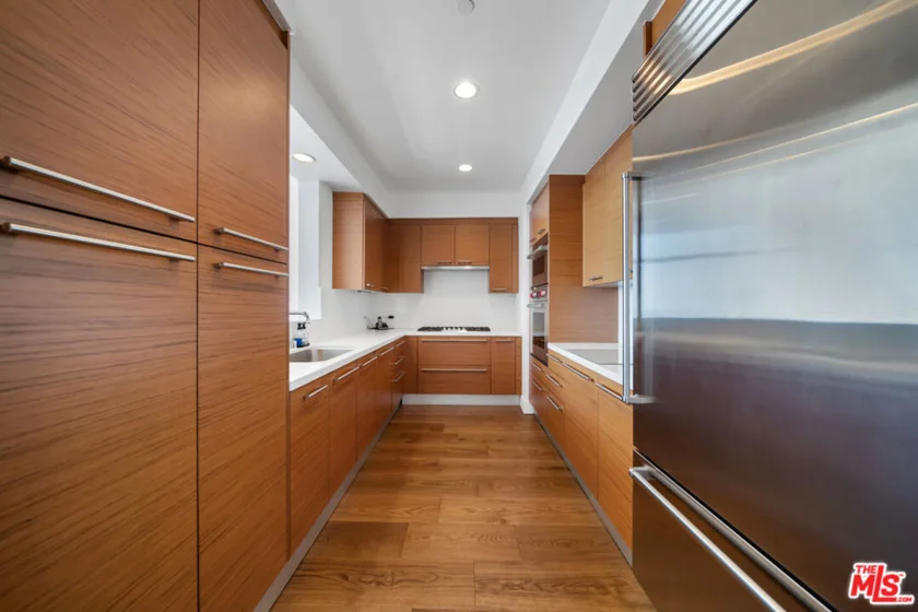 900 W Olympic Boulevard #32I photo 43