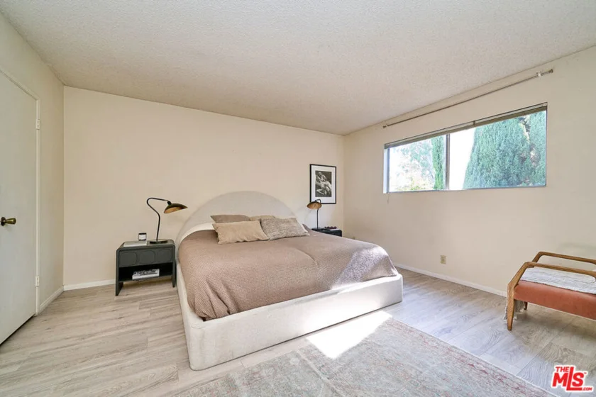 5437 Corteen Place #212 photo 18