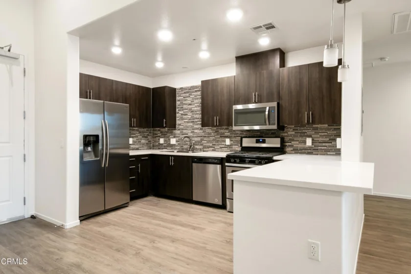 124 W Colorado Street #101 photo 13