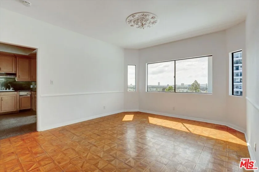 1140 Alta Loma Road #303 photo 5