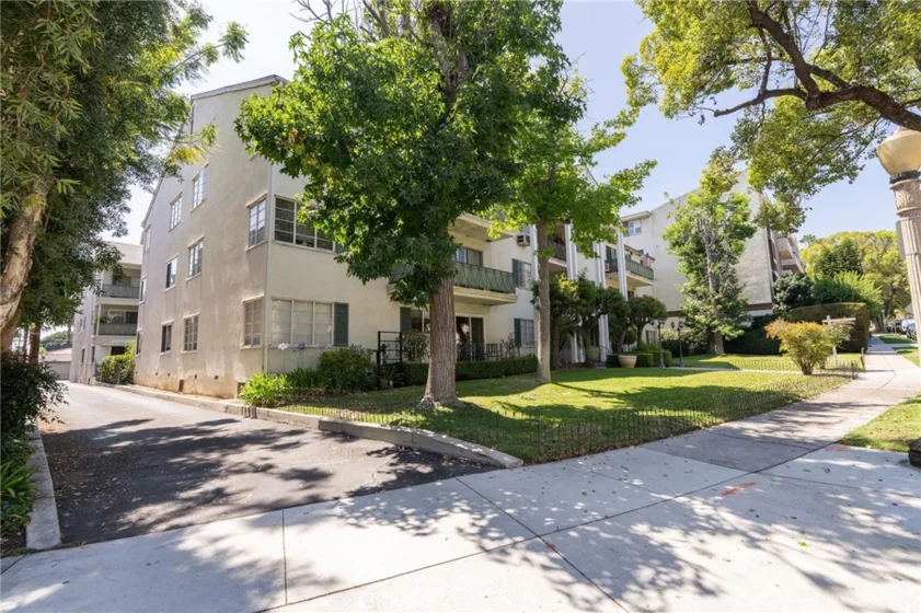 1231 N Columbus #2d photo 44