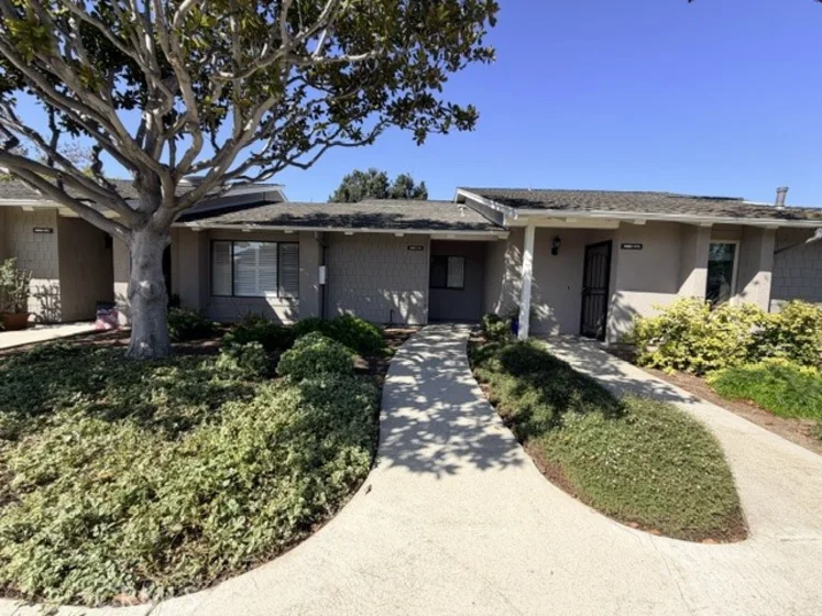 8566 Larkhall Circle #813B photo 2