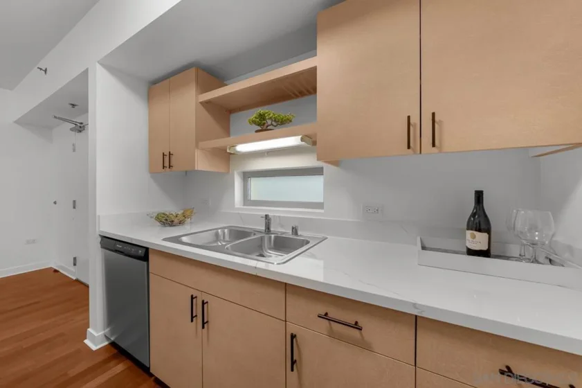 425 W Beech #327 photo 6