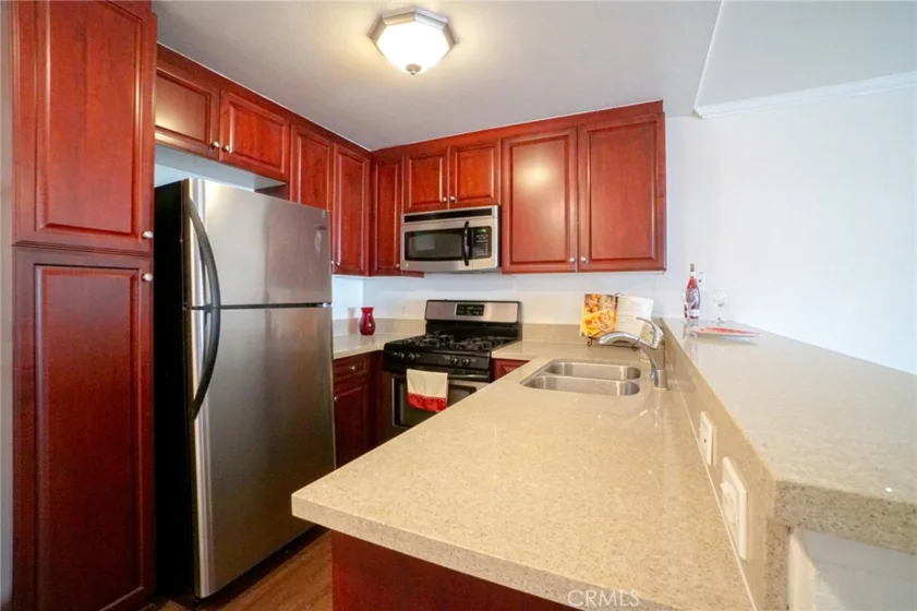 5510 Owensmouth Avenue #209 photo 3