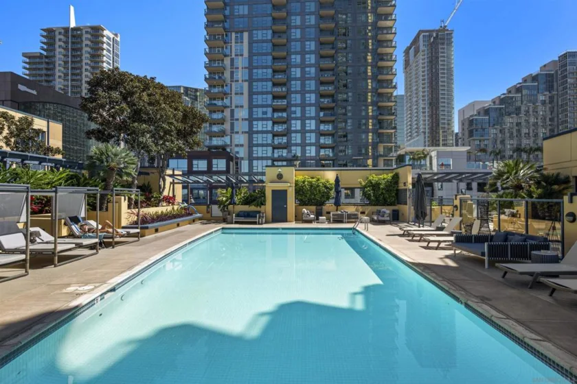 1325 Pacific Highway #313 photo 50