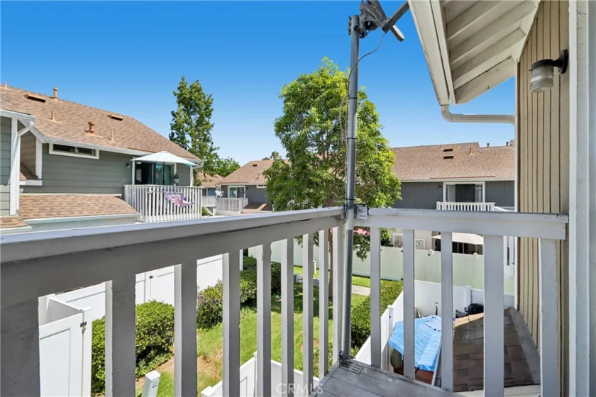 73 Bentwood Lane photo 28