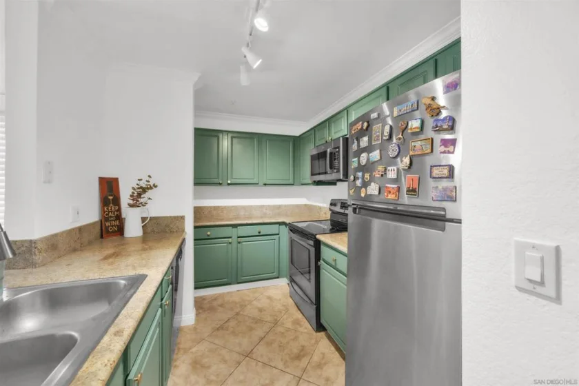 8889 Caminito Plaza Centro #7127 photo 11