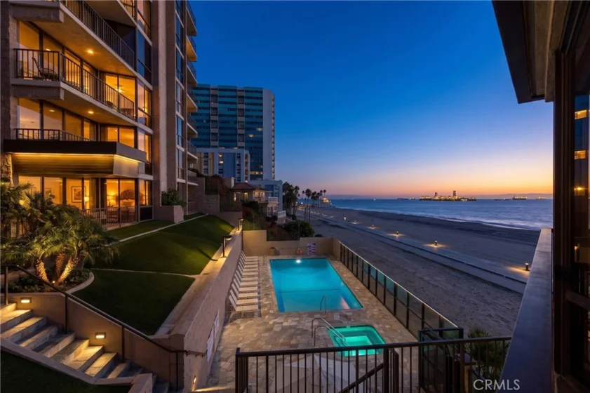 1750 E Ocean #501 photo 2