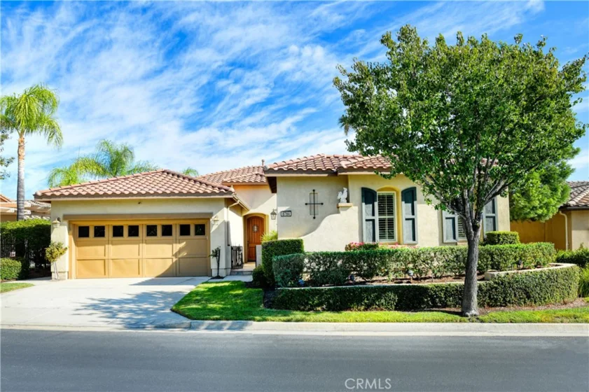 8784 Larkspur photo 1