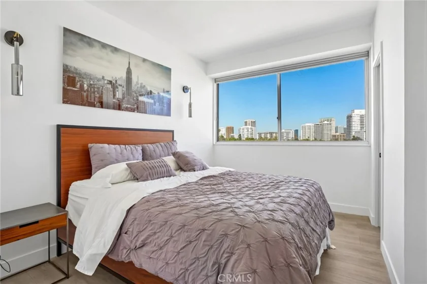 969 Hilgard Avenue #907 photo 3