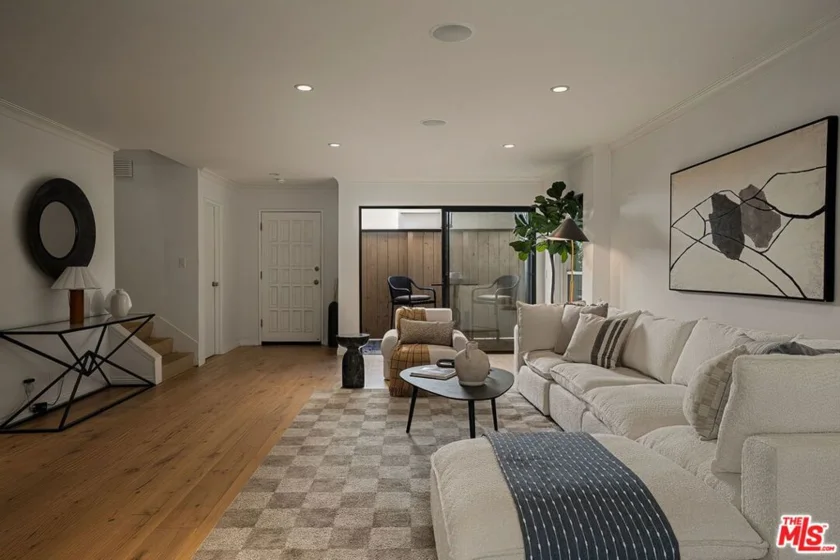 914 2nd Street #A photo 6