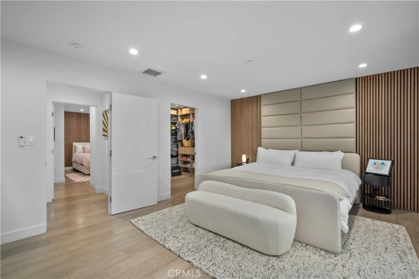 14157 Tiara Street #101 photo 23
