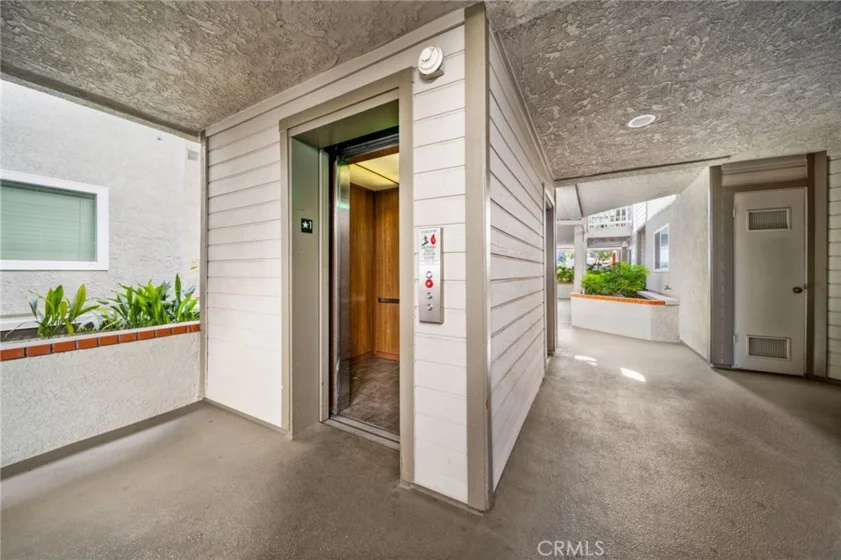 961 E California Boulevard #101 photo 23