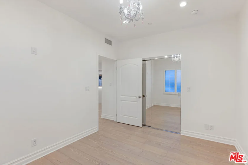 4711 Ambrose Avenue #204 photo 27
