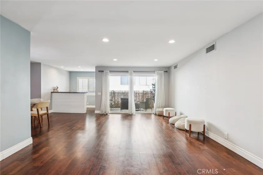 1121 N Olive Drive #211 photo 3