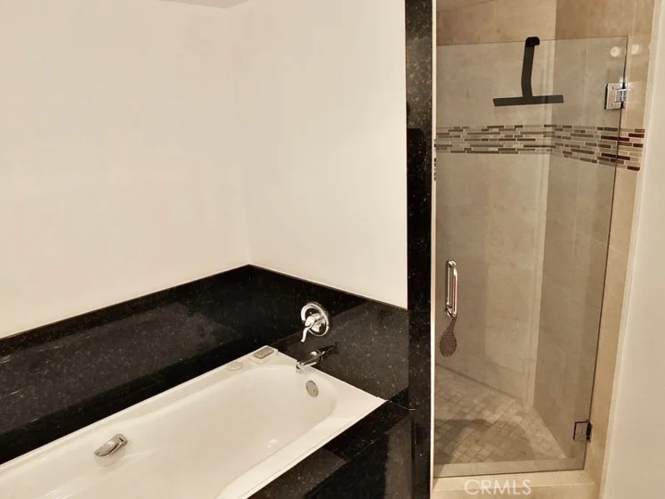 525 E Seaside Way 1007 photo 19