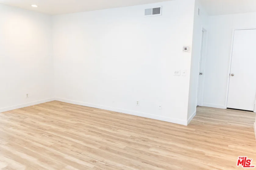 10747 Wilshire Boulevard #PH4 photo 18