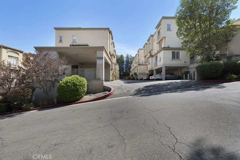 5220 Premiere Hills #222 photo 33