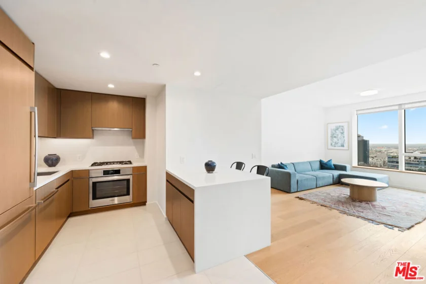889 Francisco Street #3401 photo 6