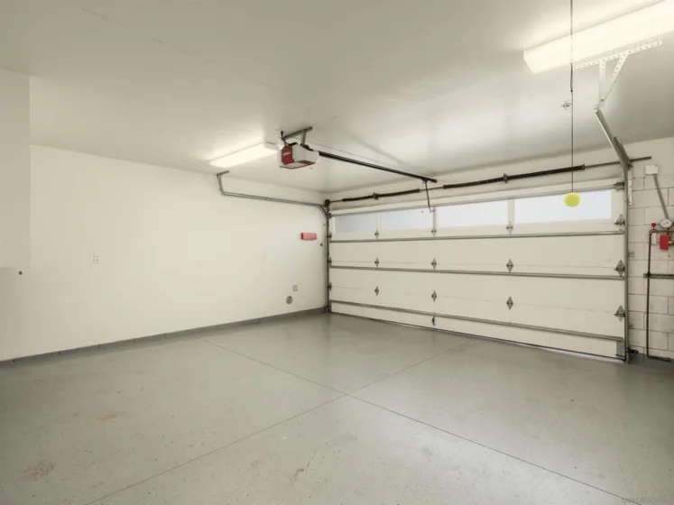 2710 1st Avenue photo 23