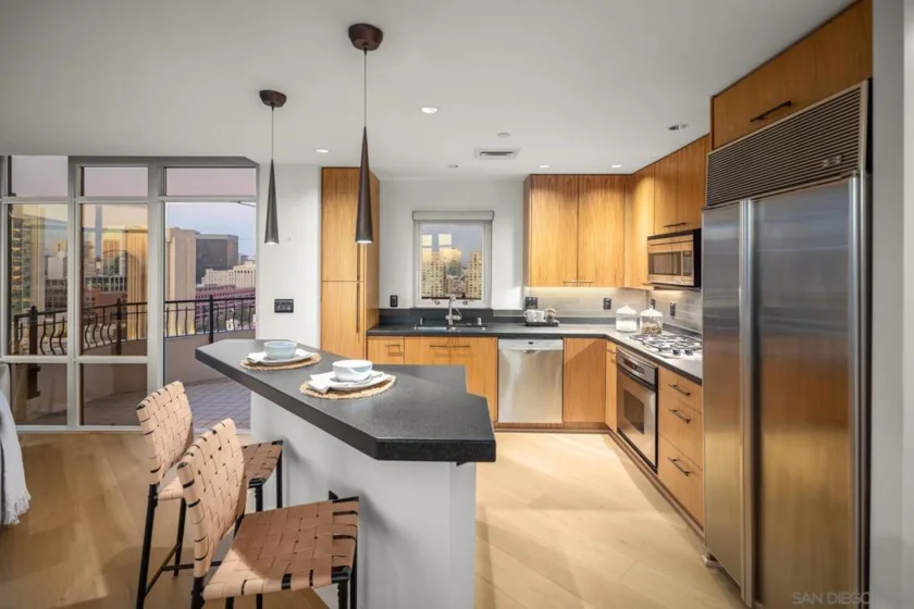 700 W Harbor #2101 photo 12