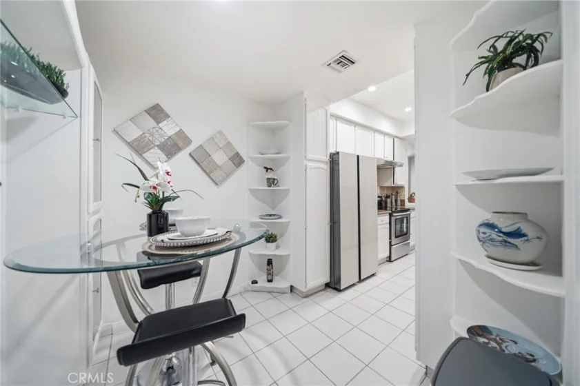 4477 Wilshire photo 11