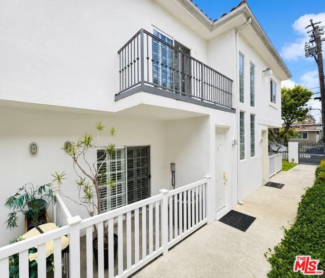 418 E Hardy Street #2 photo 2