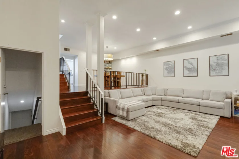 5215 White Oak Avenue #2 photo 24