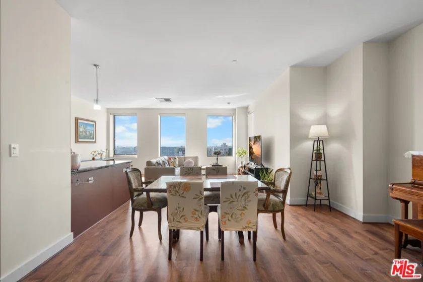 3810 Wilshire Boulevard #712 photo 19