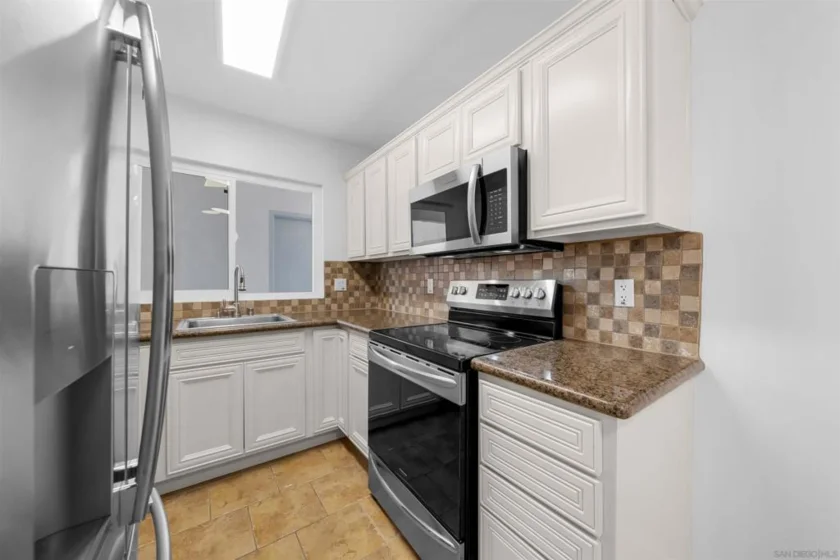 1030 Robinson Avenue #202 photo 13