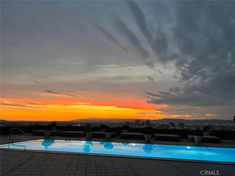 1100 Wilshire photo 5