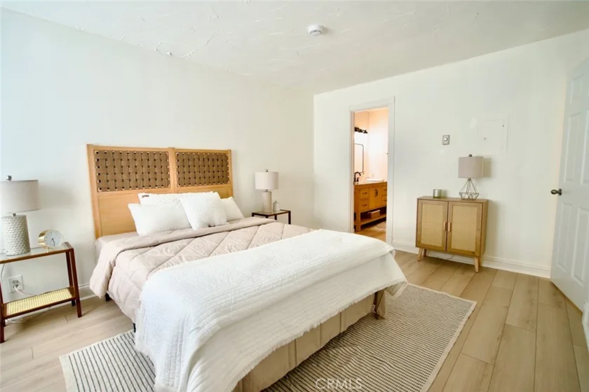 5500 Ackerfield Avenue #104 photo 9