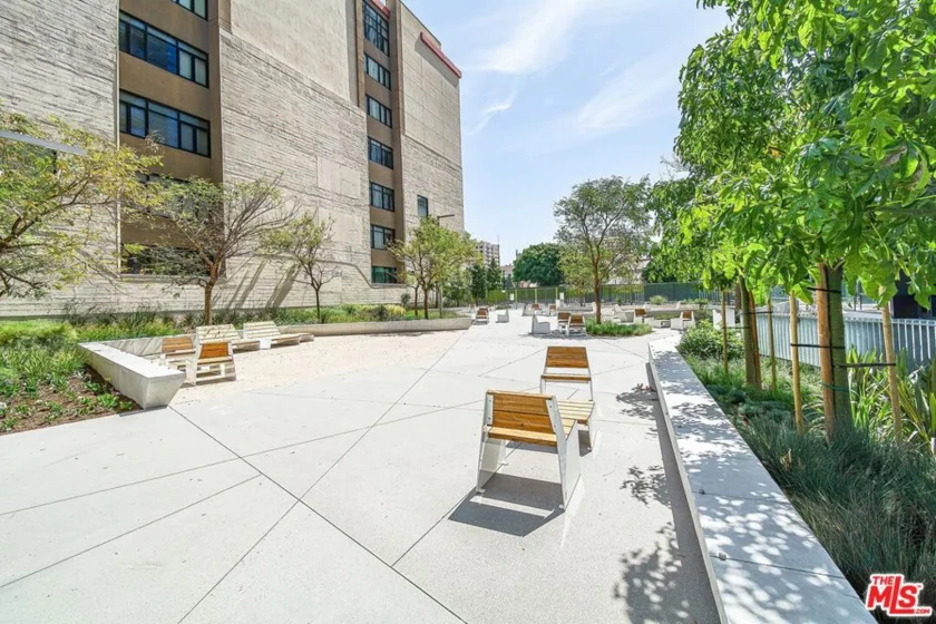 330 W 11th Street #C03 photo 31