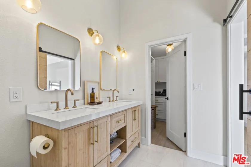 10720 Ohio Avenue #21 photo 16