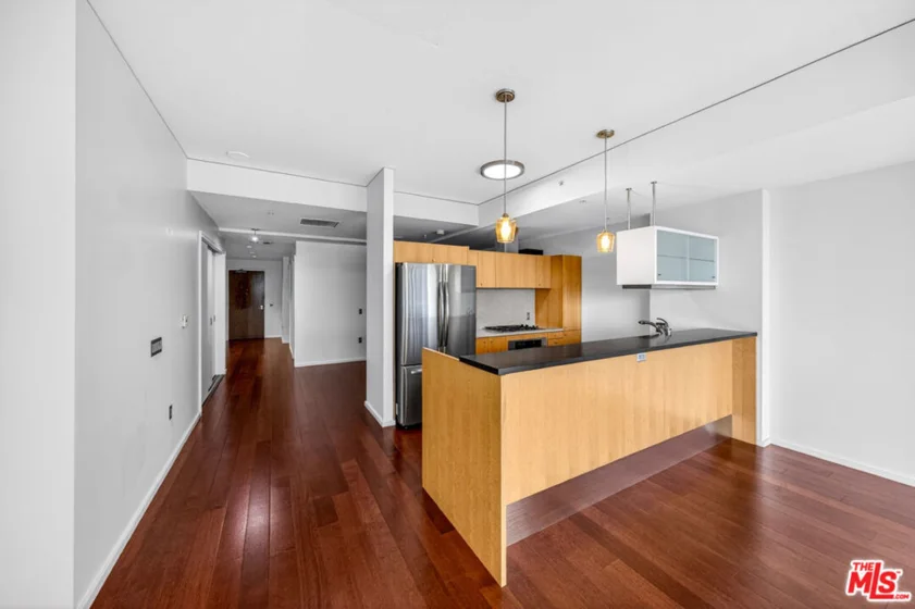 1155 S Grand Avenue #915 photo 3