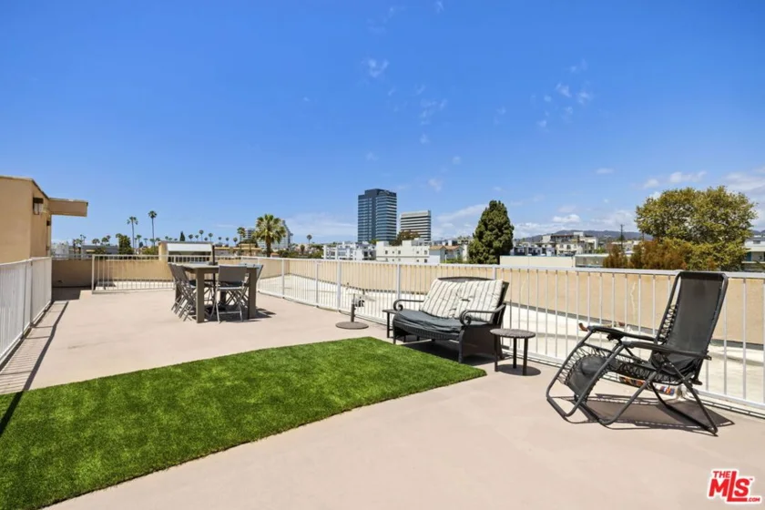 1409 Armacost Avenue #PH2 photo 19