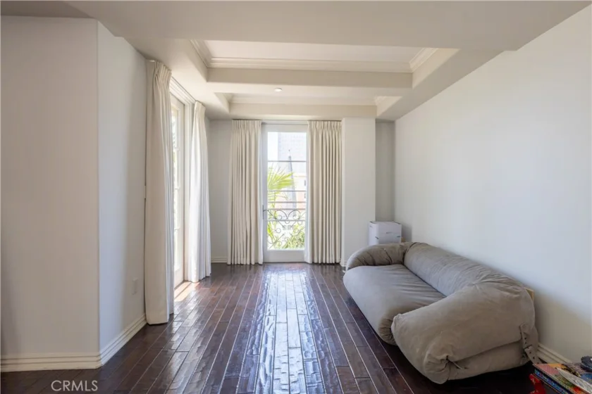 10795 Wilshire Boulevard #402 photo 7