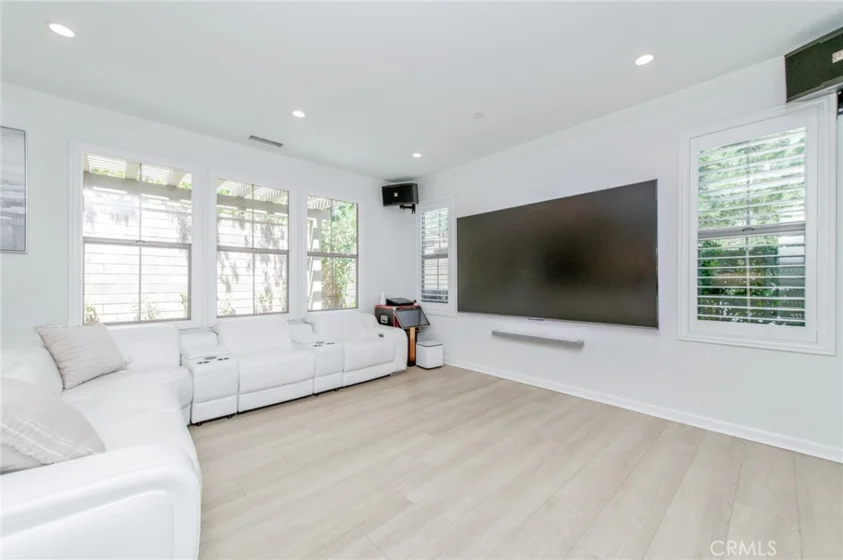 105 Breakwater photo 6