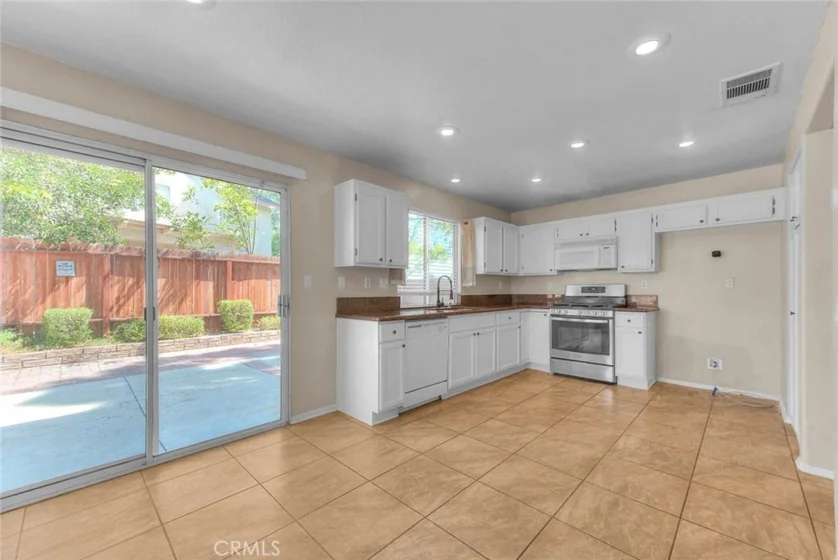 523 Towergrove photo 9