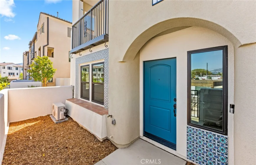 108 Pickwick Lane Court photo 2