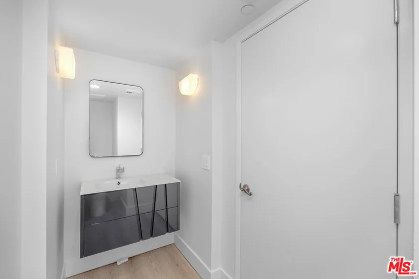13600 Marina Pointe Drive #907 photo 11