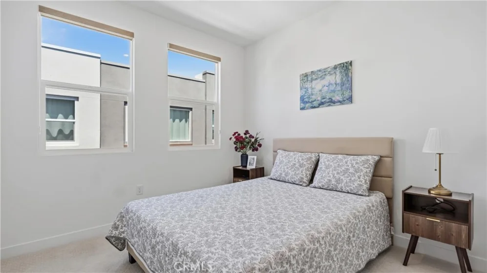 633 S Lyon Street photo 23