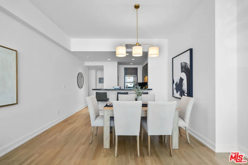 900 W Olympic Boulevard #37E photo 3